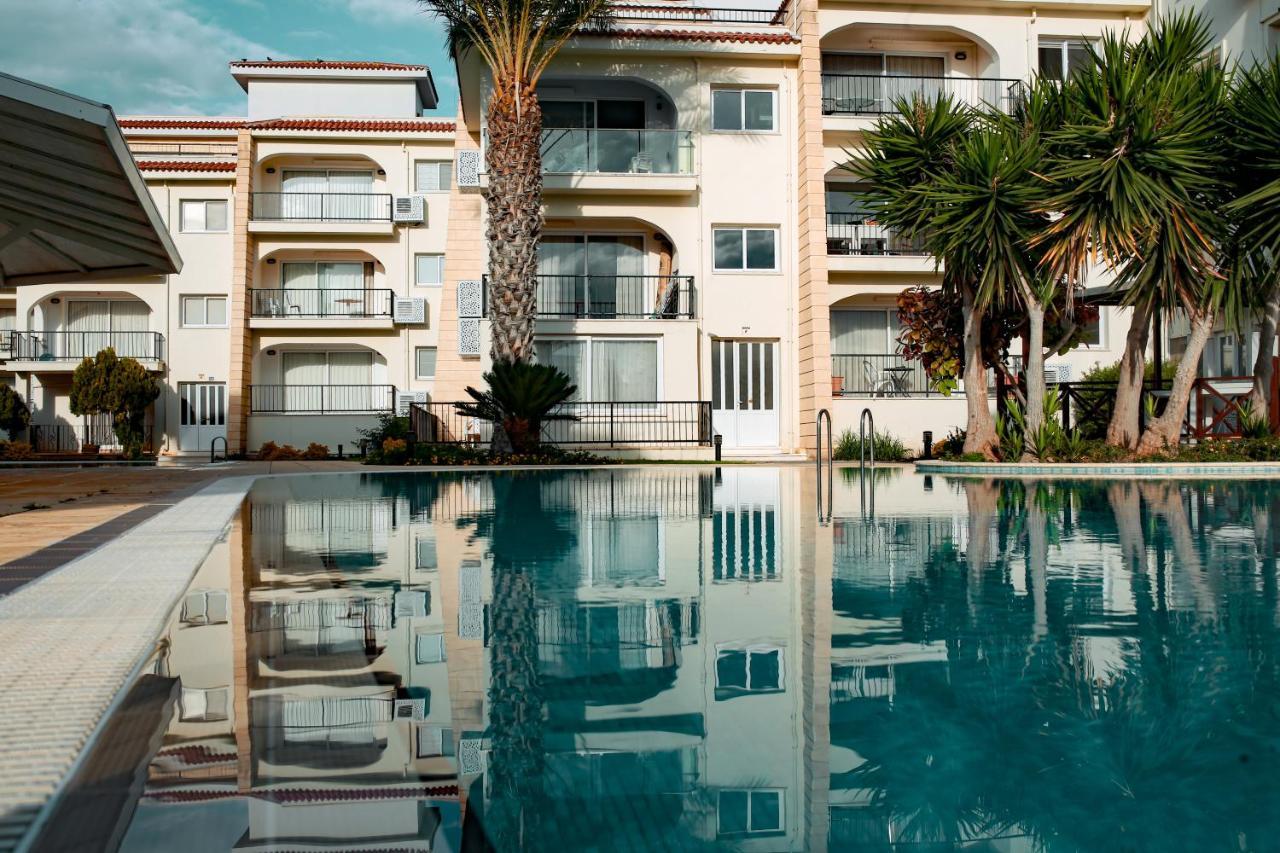 Fantastic 4 Cyprus First Line Beachfront Boghaz 외부 사진